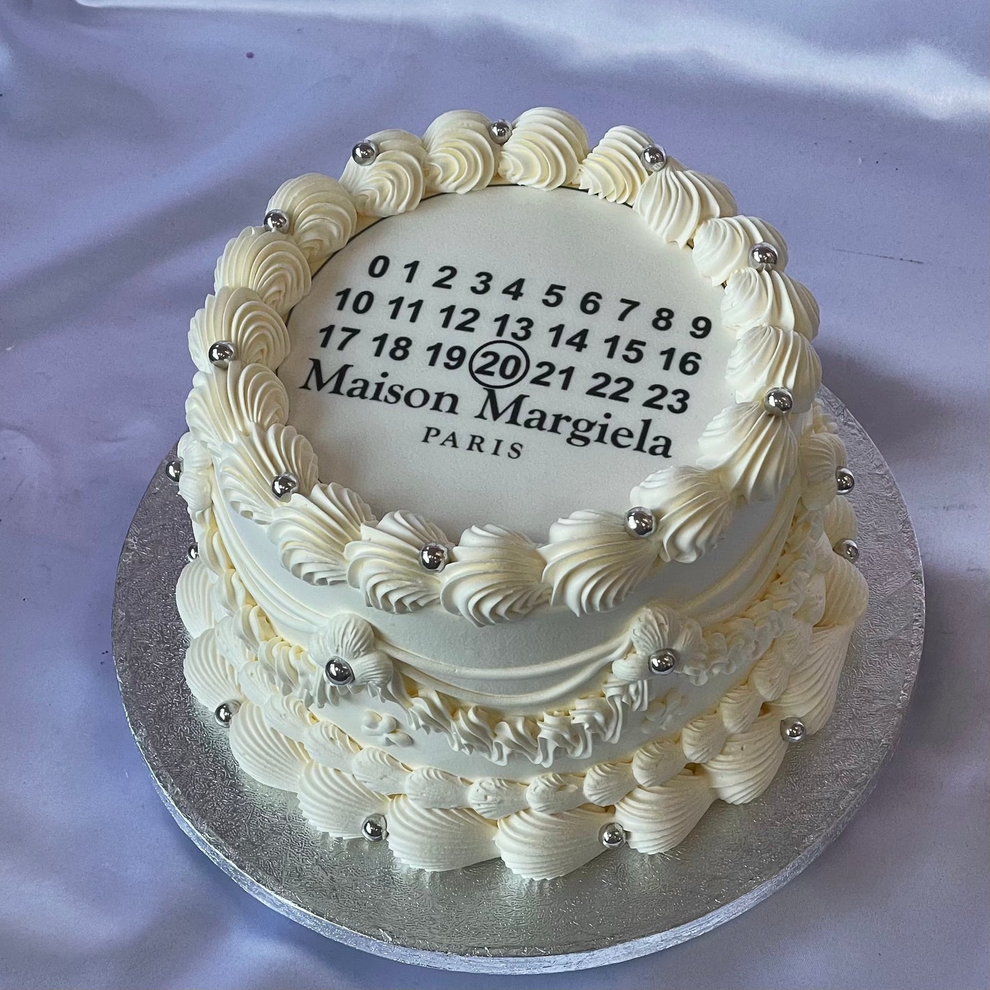 White Photo Cake π€
