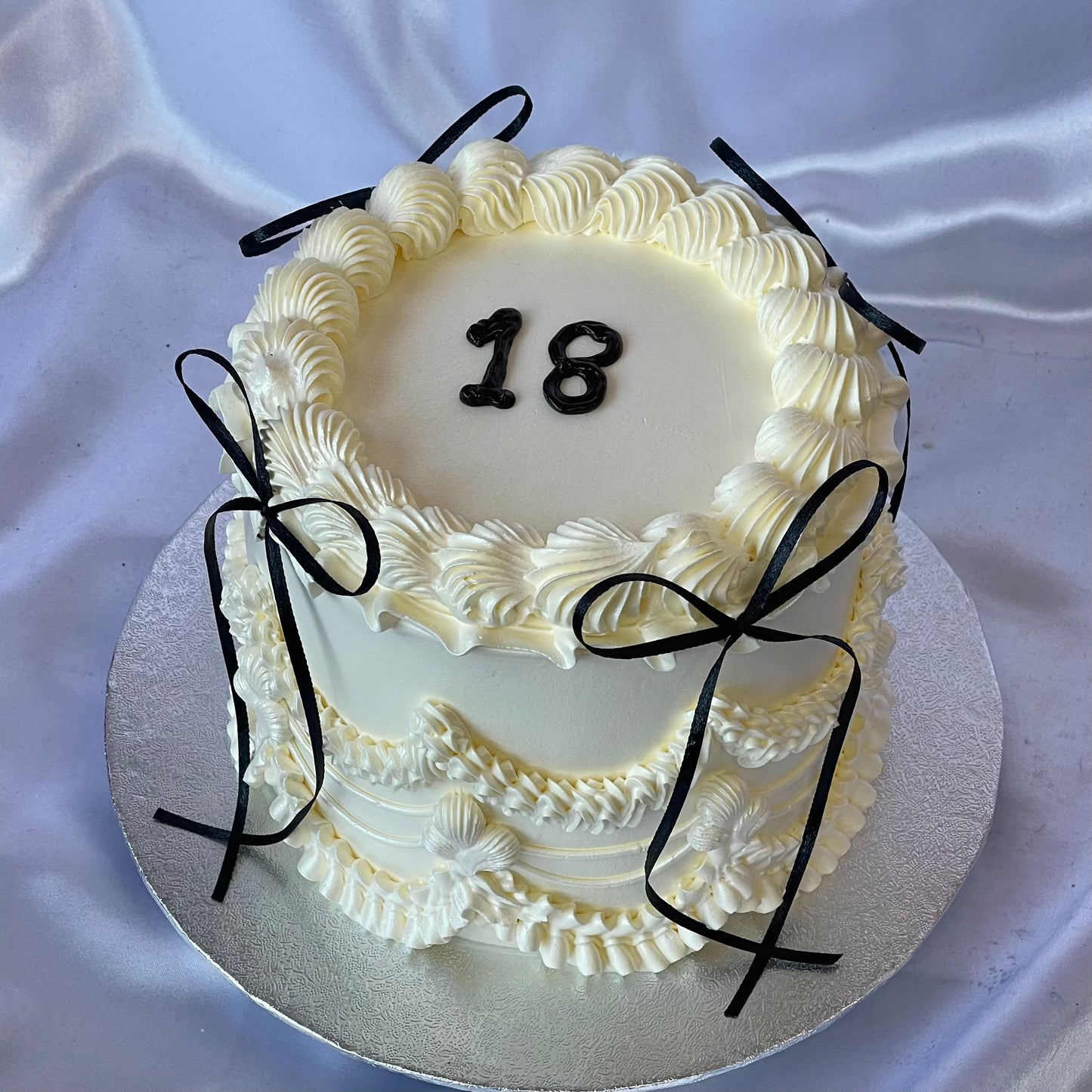 White Round w/ 3mm Black Ribbons π
