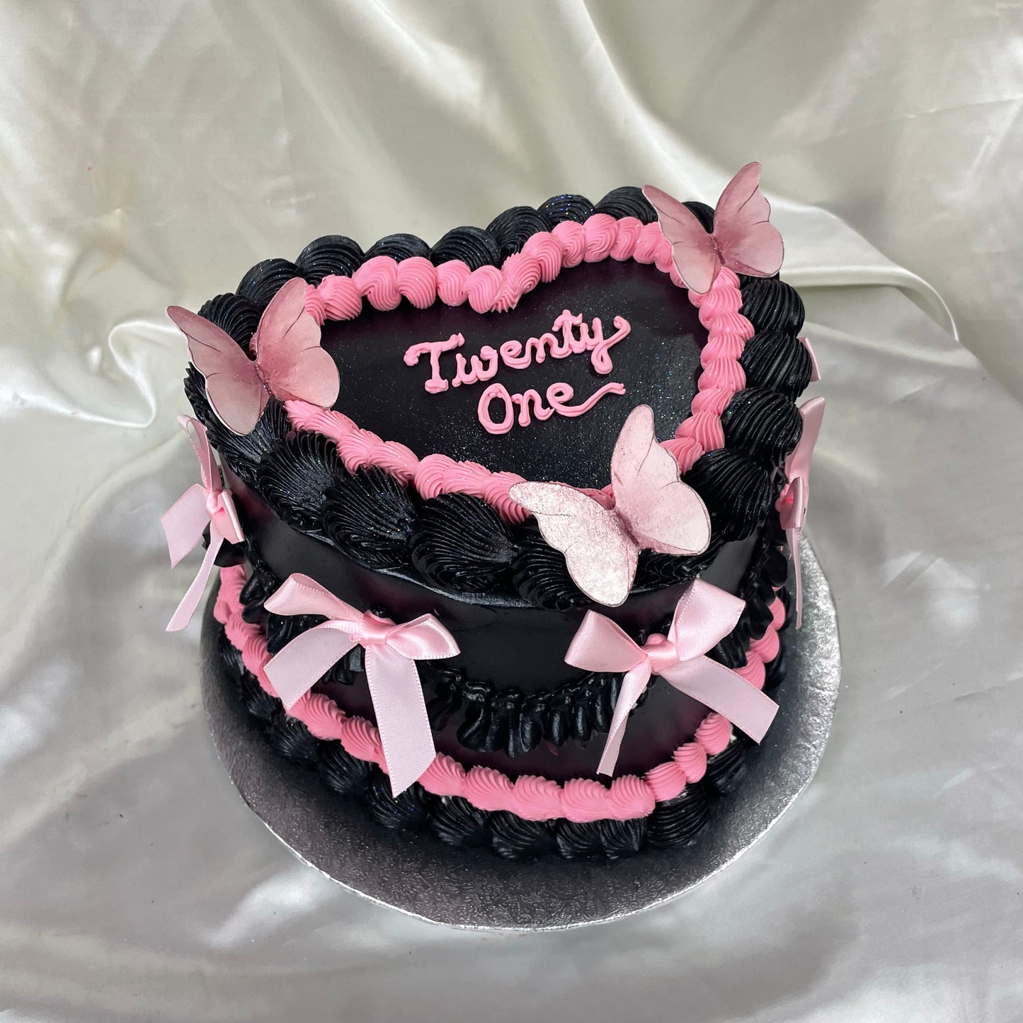 Black & Pink Bow Heart